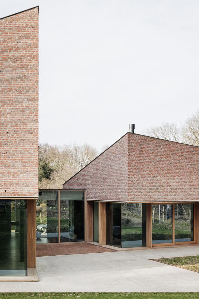 Modern Brick House Design in Cubic Minimalism