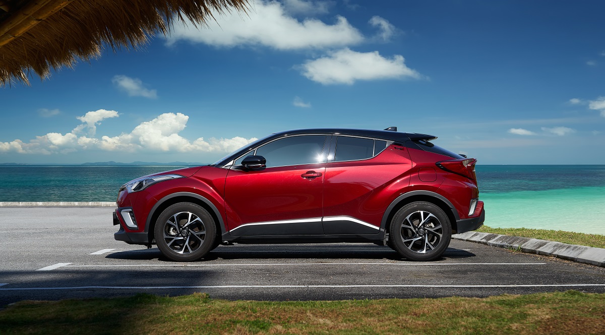 Toyota-CHR-side-look