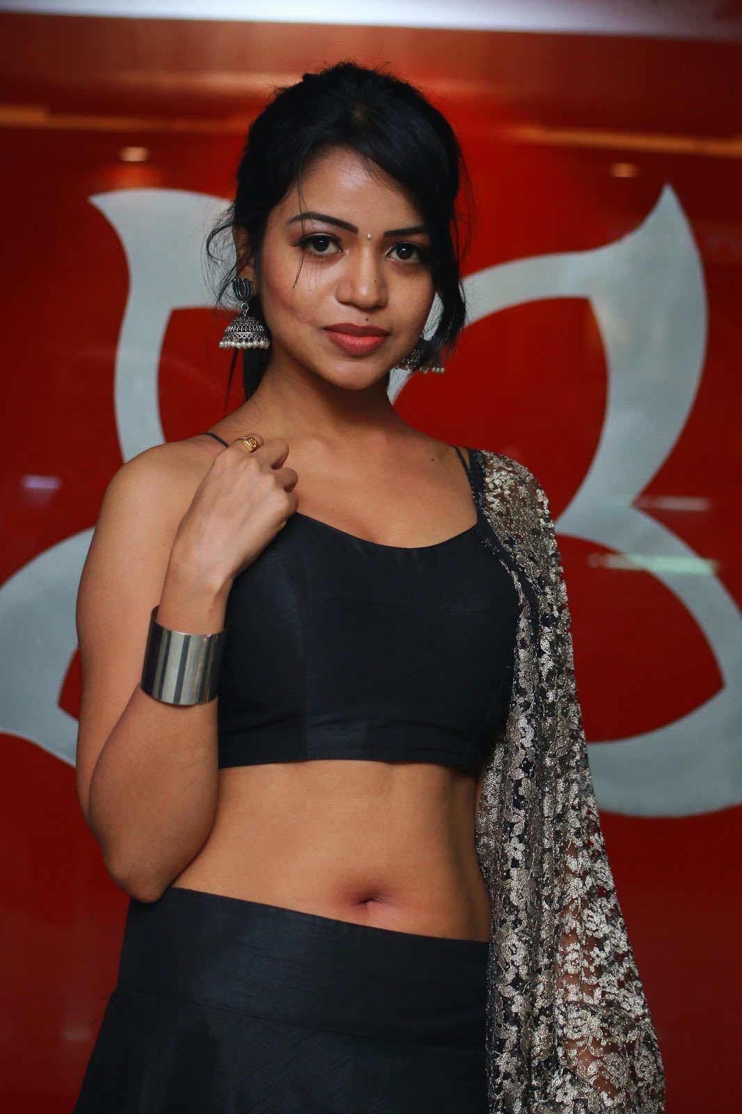 Telugu actress Bhavya Sri hot deep navel photos