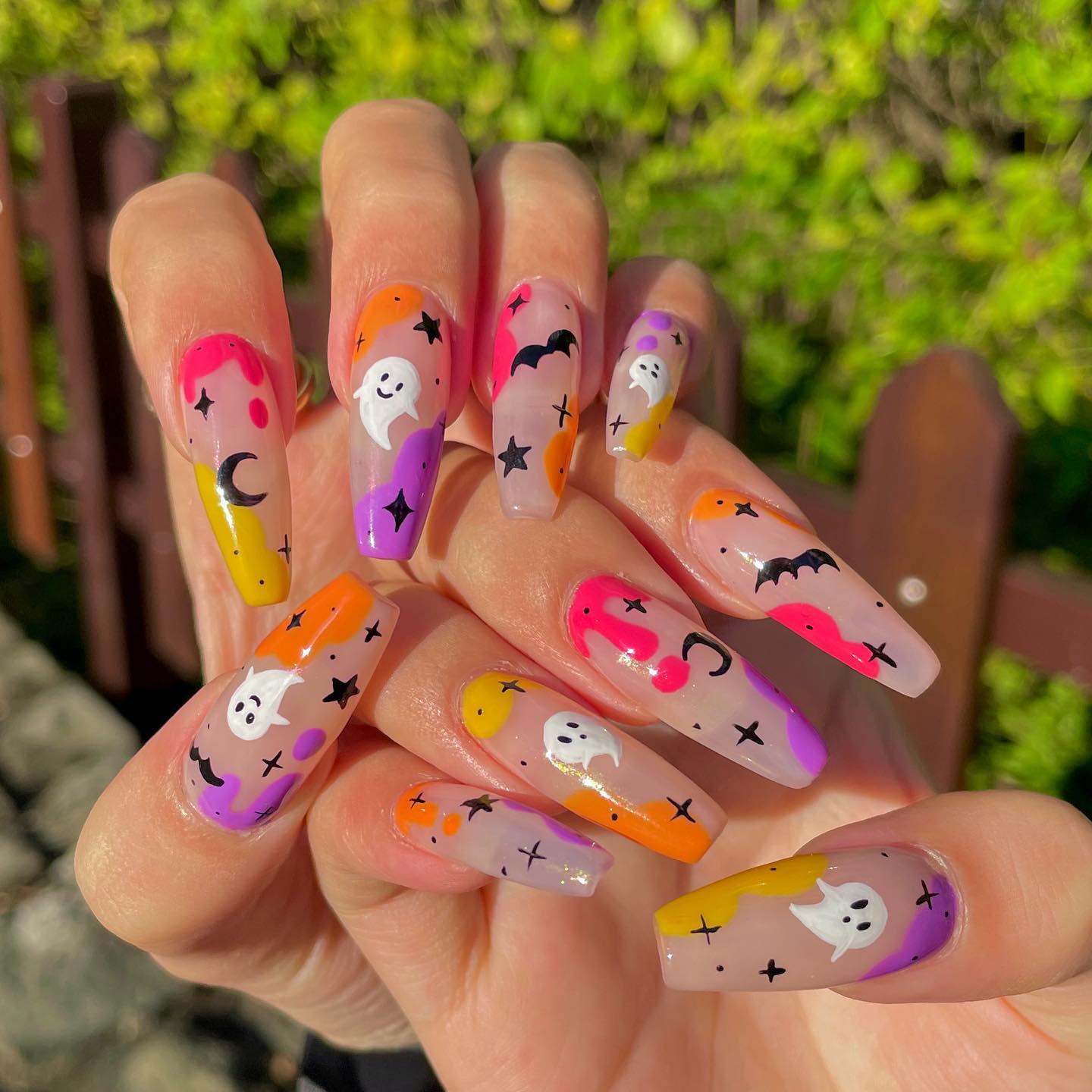 Pretty Smiley Ghost Nail Design