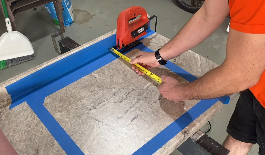 How to Cut a Hole for a Sink in a Laminate Countertop