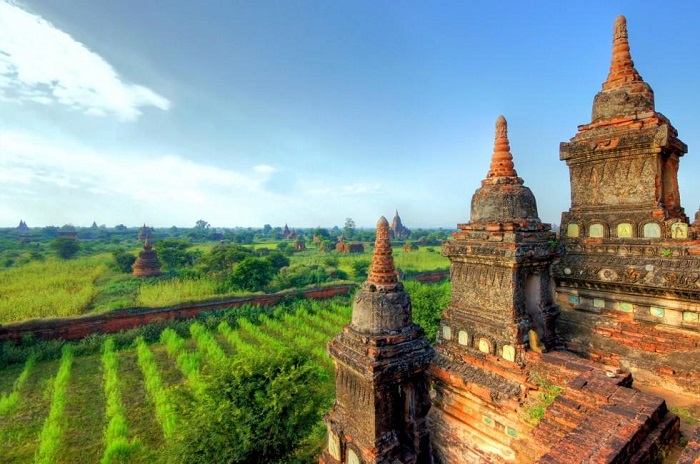 Tour du lịch Myanmar - Myanmar có nhiều điểm đến hoang sơ cũng như những ngôi chùa cổ kính và nguy nga