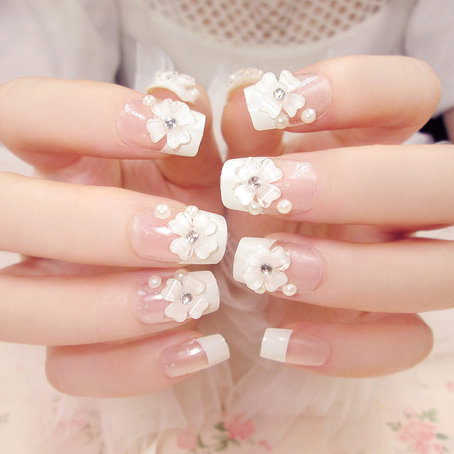 Floral nail art
