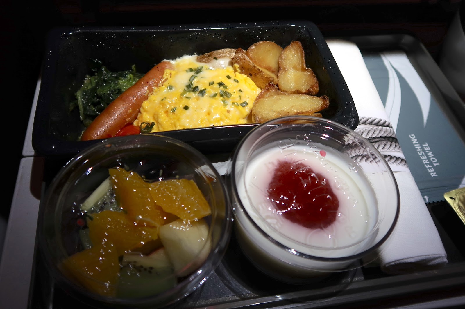 カタール航空の機内食10選！エコノミーや無料サービスも紹介