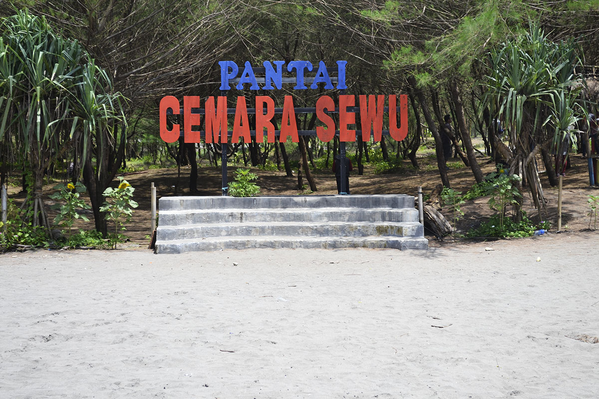 Harga Tiket Masuk Pantai Cemara Sewu