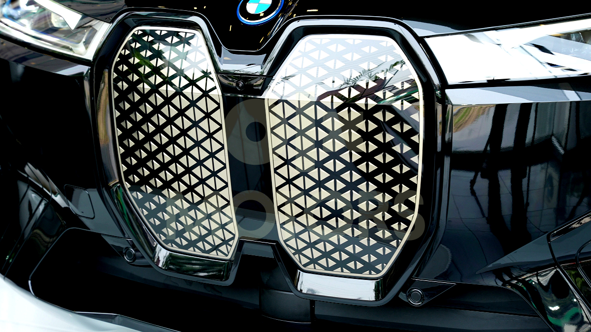 BMW-iX50-front-grille
