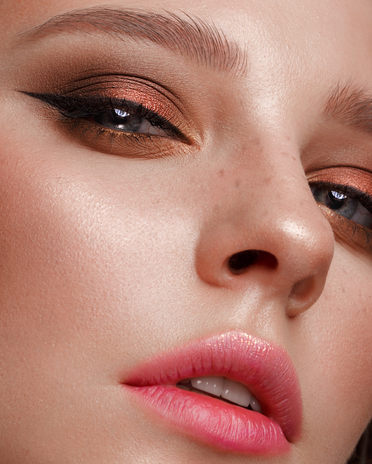 Classic Winged Eyeliner