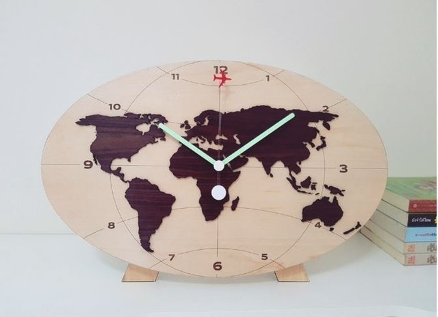 2. นาฬิกาแขวนผนัง Emit รุ่น Wooden World-B-S