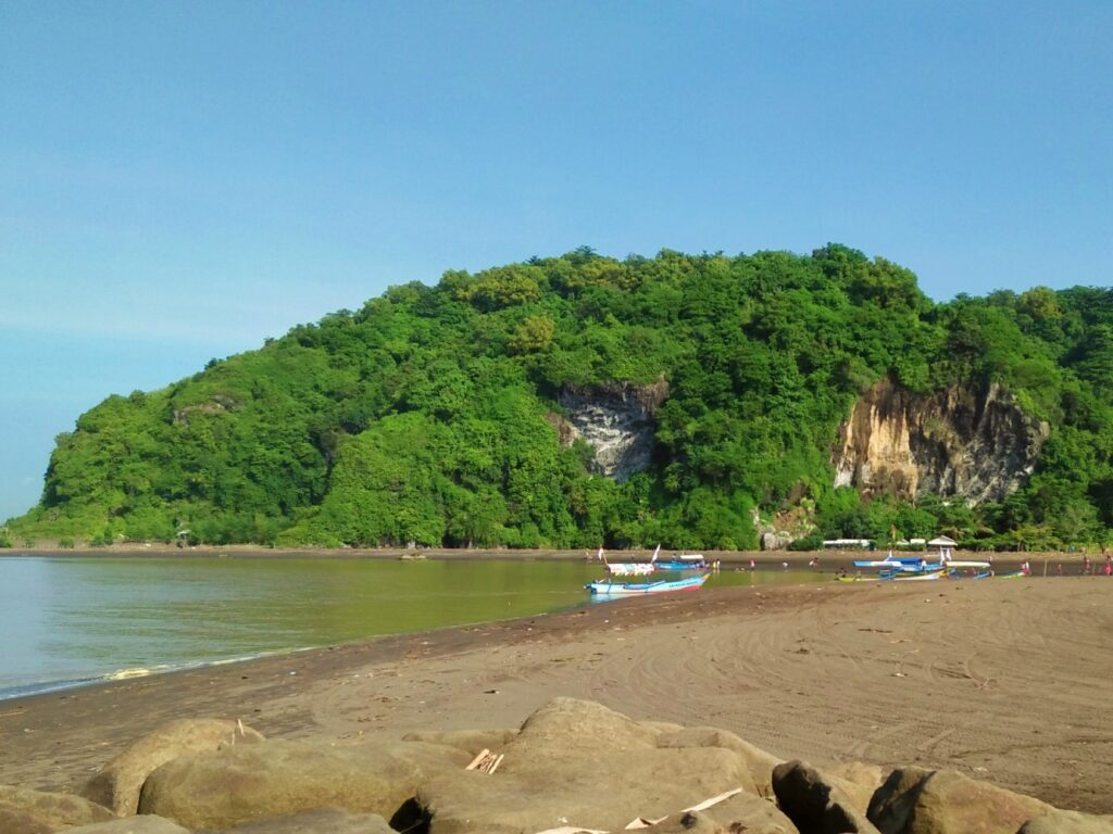 Pantai di Cilacap