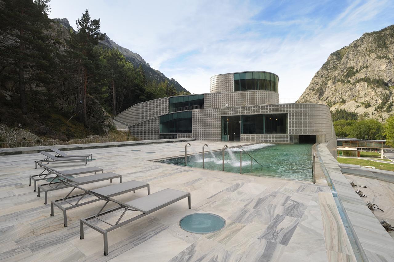 Exterior Balneario de Panticosa con piscina climatizada