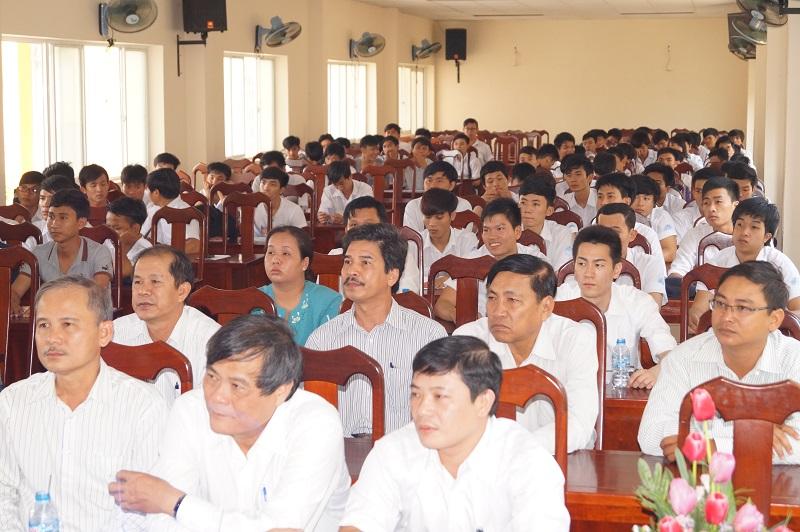 D:\QTWeb\HINH ANH\HUONG NGHIEP & GIAI QUYET VIEC LAM\DSC05509new.jpg