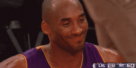 Kobe chấp nhận và mỉm cười