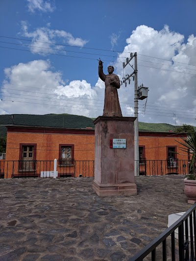 Monumento-a-Junípero-Serra-en-Querétaro