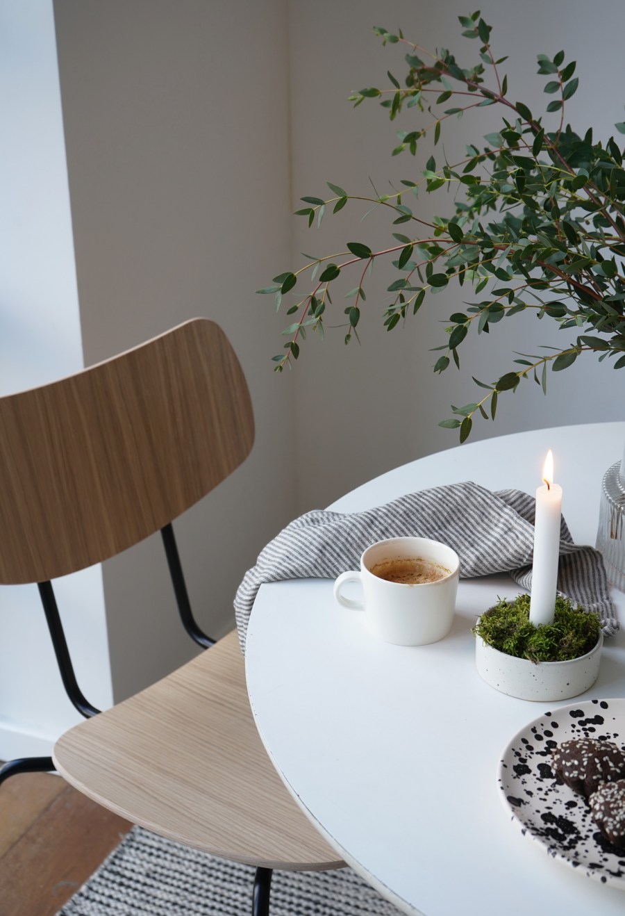 [Ad] Carl Hansen & Son relaunches Vilhelm Lauritzen’s stackable Vega chair