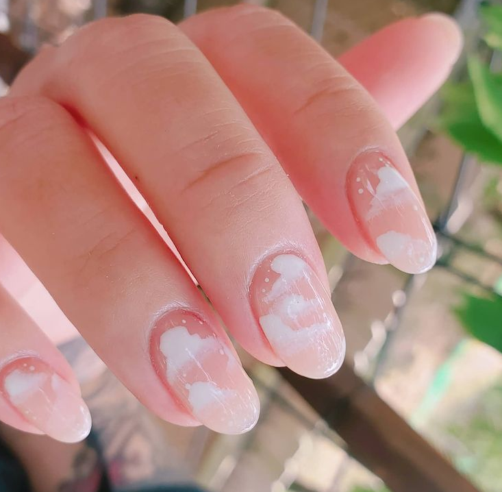 Cloudy Nude Cute nail