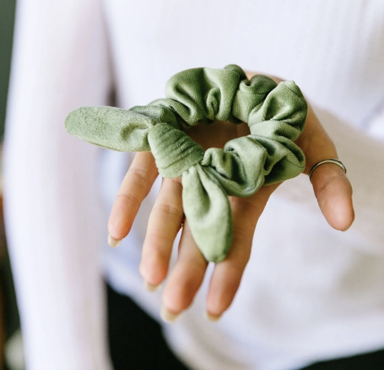 12 Green Hair Accessories Perfect for St. Patrick's Day