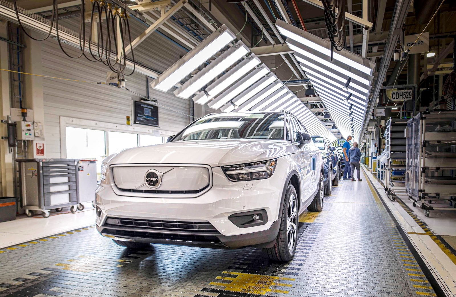 Частка електромобілів серед всіх проданих машин Volvo в липні збільшилися до 25%