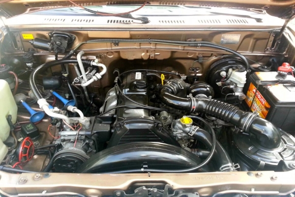 Under the hood of the Toyota Revo 2001 MT Diesel