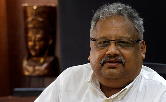 Rakesh Jhunjhunwala is a well-known share market investor, who is not only known in India but also across the globe. 