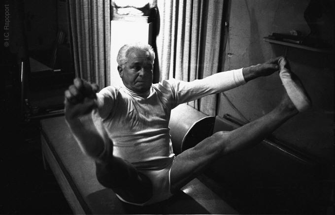 Joseph-Pilates-persona-revista-pilates.png