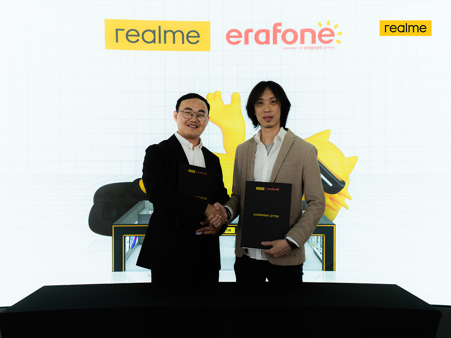 realme experience store