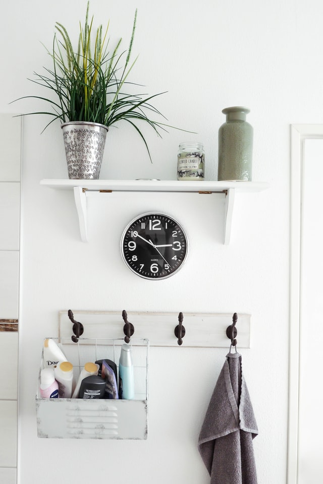 8 Clever Bathroom Storage Upcycling Ideas