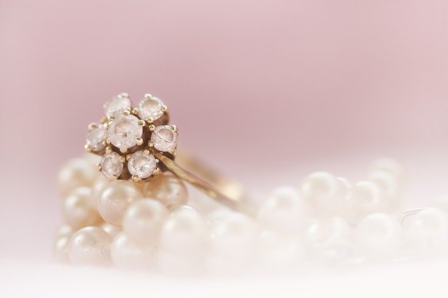 jewelry: diamond ring
