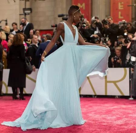 Vestido de lujo para mujer - Vestido verde de Prada con escote