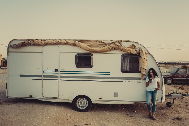 Should You Level Your RV Side To Side Or Front To Back First?