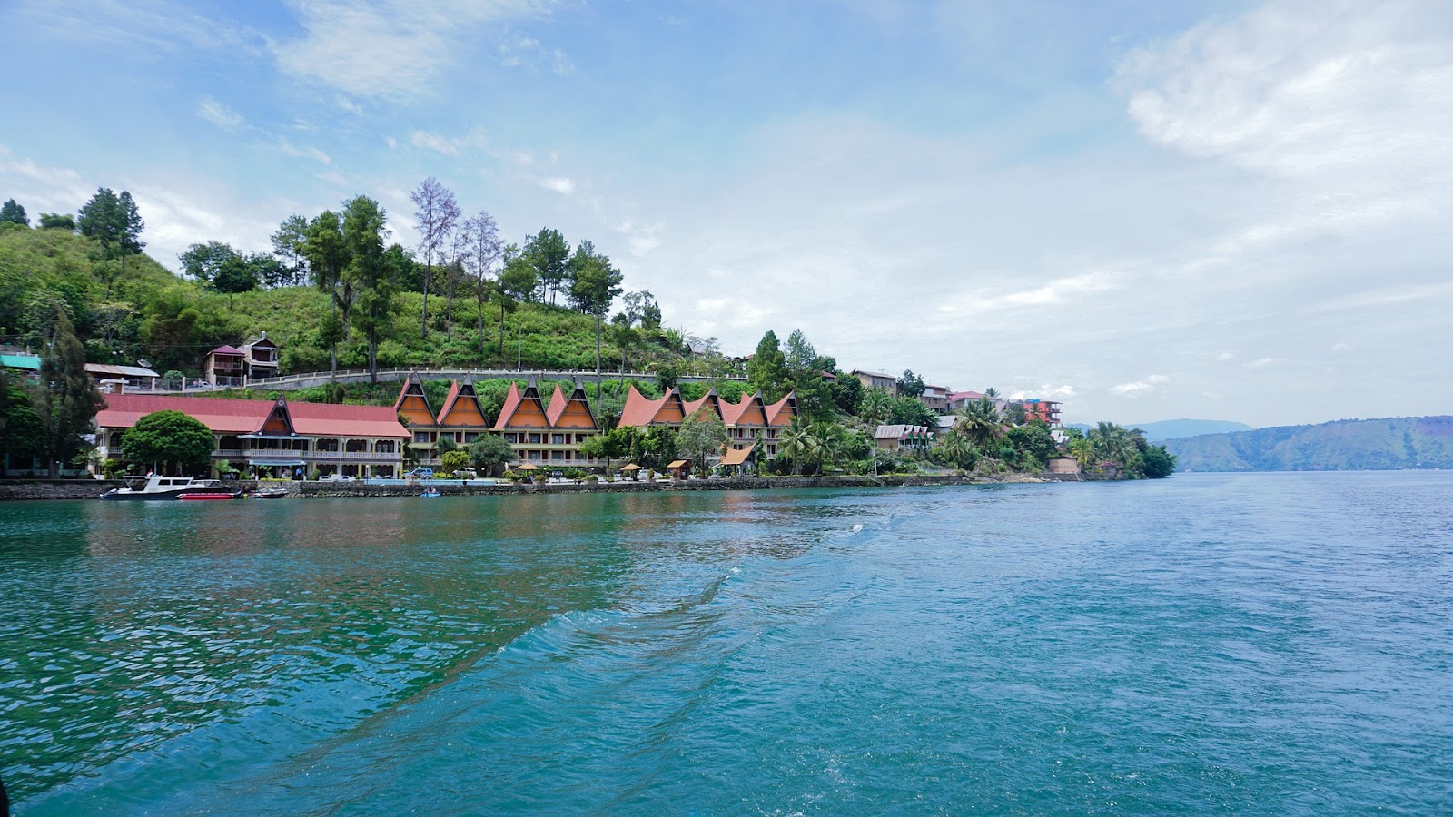 pulau di danau toba