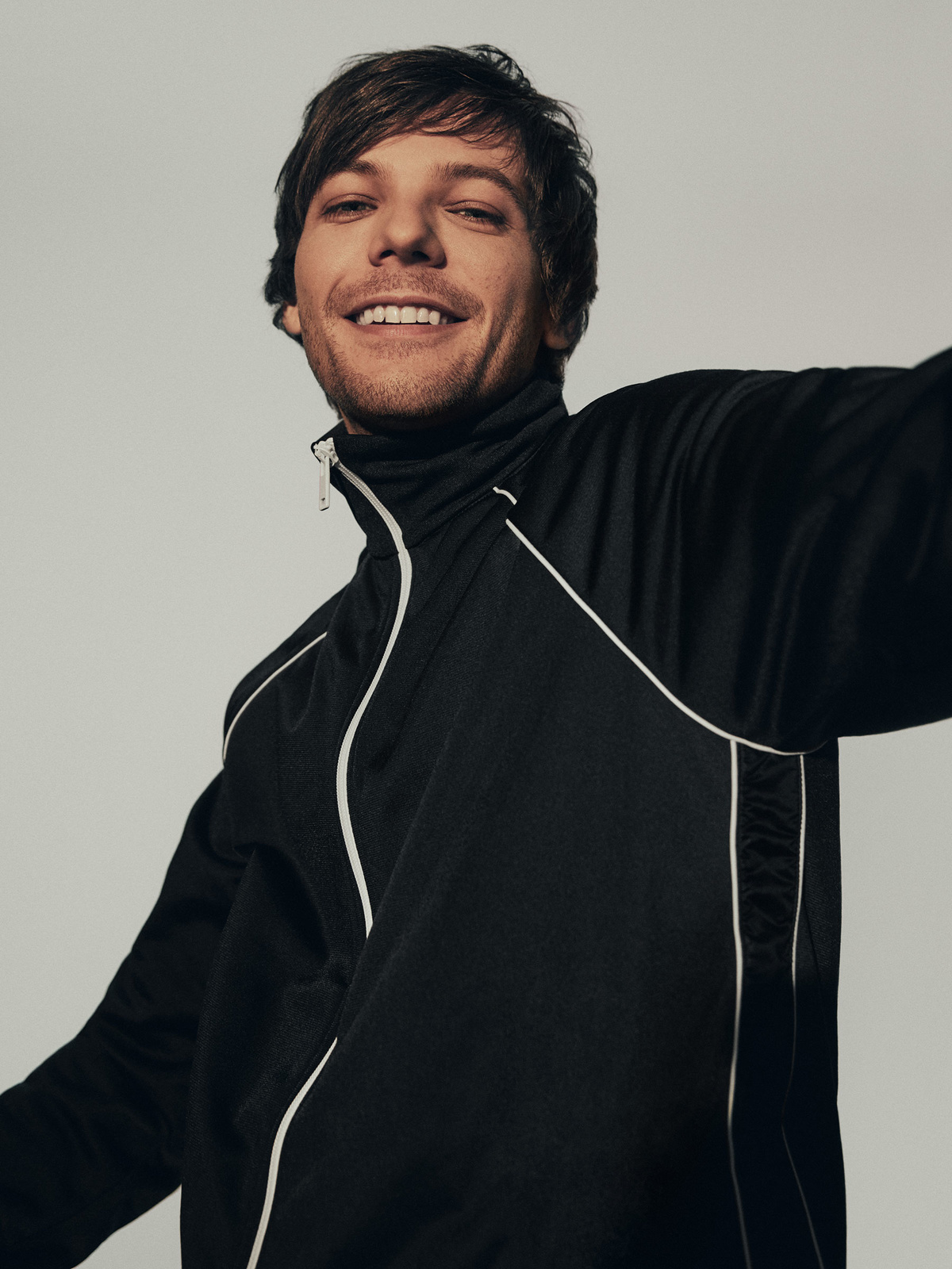 A Track By Track Review of Louis Tomlinson's Debut Album 'Walls' – VIBING  ON VINYL