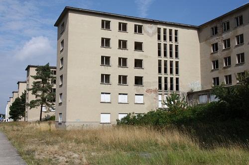 http://backup-mw-xp.de/images/Ruegen2013/prora.jpg