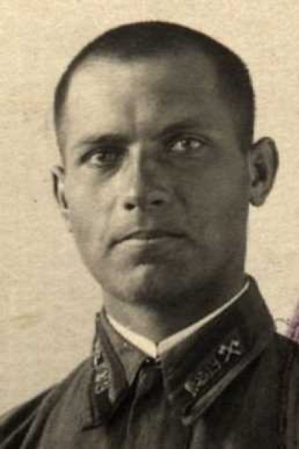 Старший лейтенант Георгій Бєзруков (1919 – не раніше 1950)