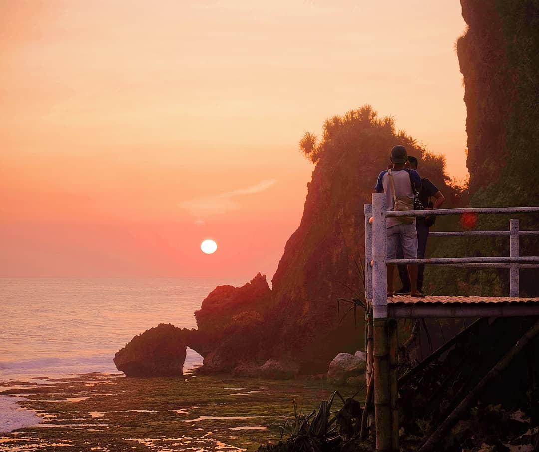 sunset di pantai ngobaran