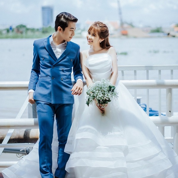 Cris Phan và vợ - diễn viên Mai Quỳnh Anh