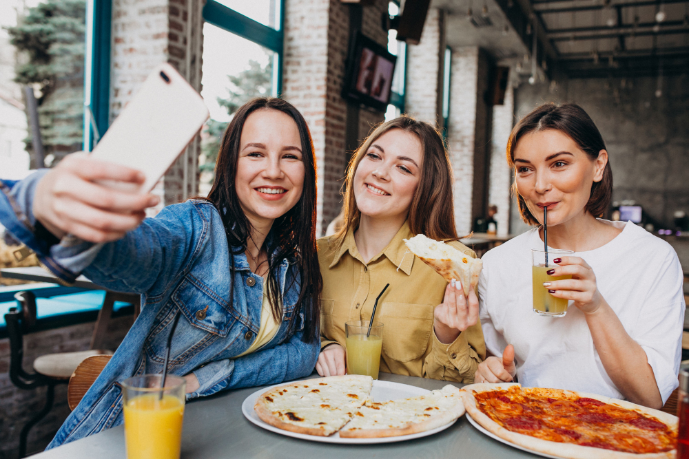 Gen Z Customers: 5 Food Trends to Attract Gen Z to Your Restaurant