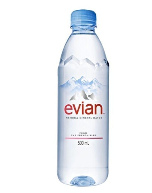 4. น้ำดื่ม Evian Natural Mineral Water