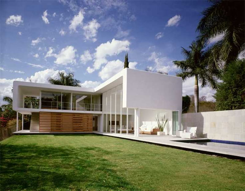 Rumah impian dengan halaman yang luas
