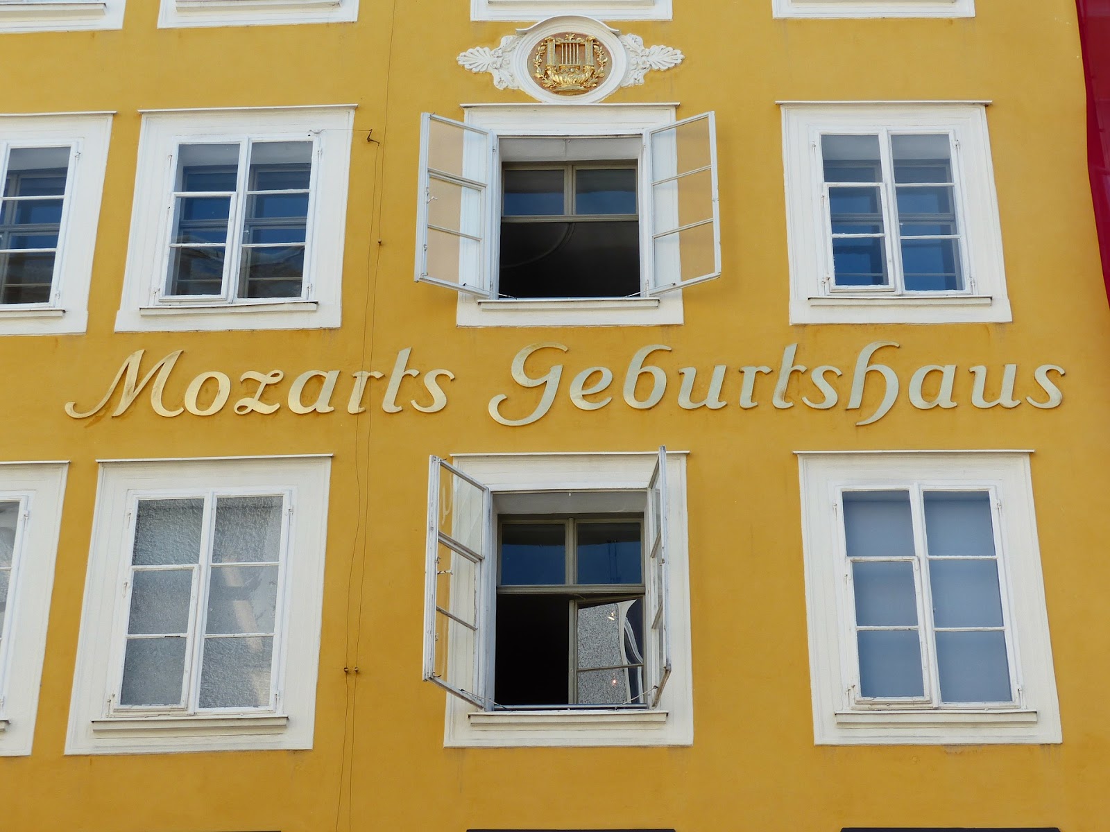 mozarts birthplace geburtshaus salzburg