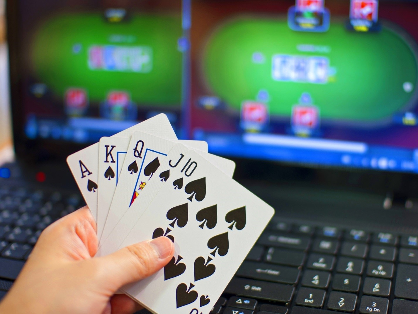 Играть в покер в онлайн-казино