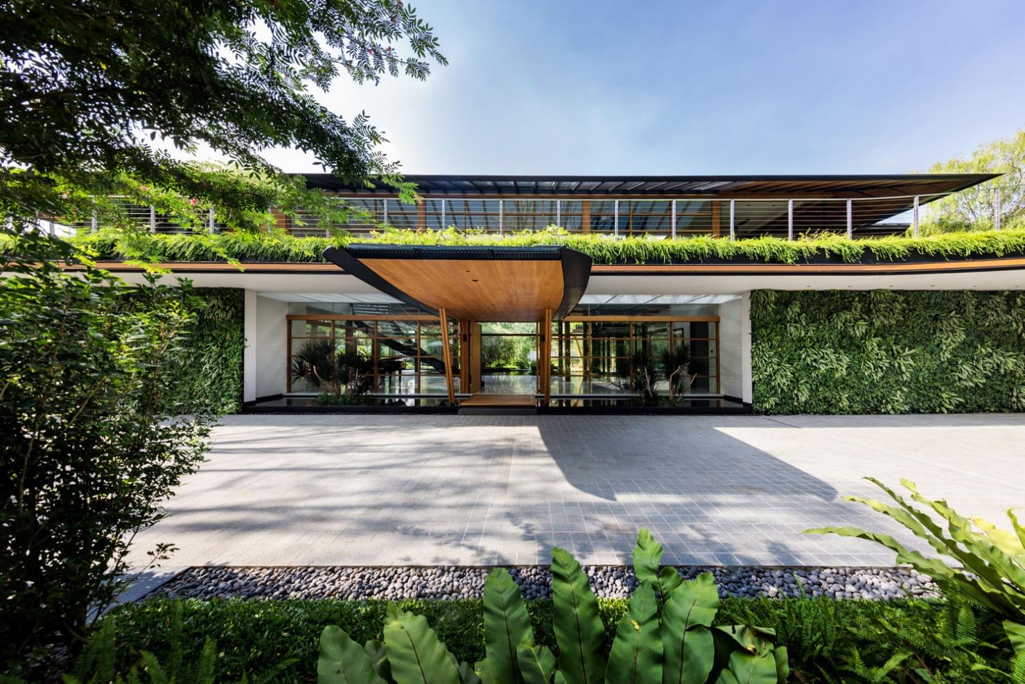 Beautiful Water Garden House Design