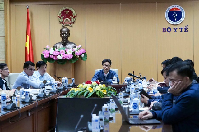 Việt Nam phát hiện 2 ca Covid-19 ngoài cộng đồng, Bộ Y tế họp khẩn - 1