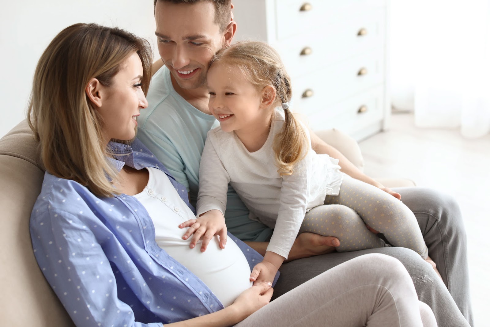 Линзы при беременности, на родах и с младенцем