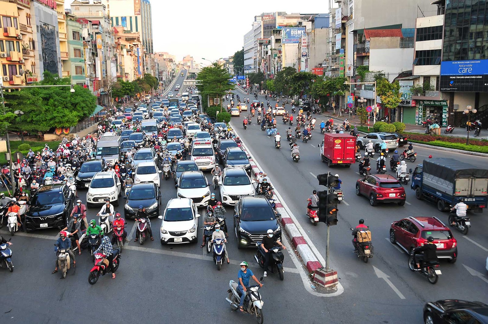 Việc chuẩn bị đi du lịch Hà Nội cần những gì và trang bị hành trang khám phá thủ đô là vô cùng hữu ích
