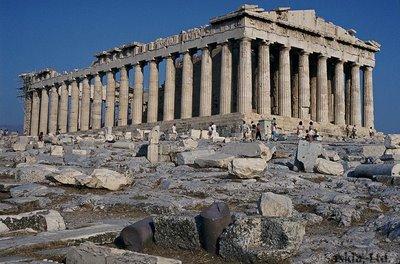 http://www.touristorama.com/assets/images/articles/kalitero_axiotheato_tis_europis_i_akropoli/acropoli.jpg