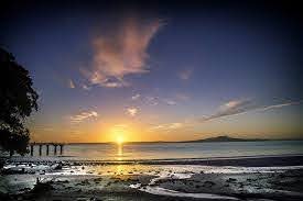 Sunrise on the beach in Auckland, New Zealand | Pikrepo