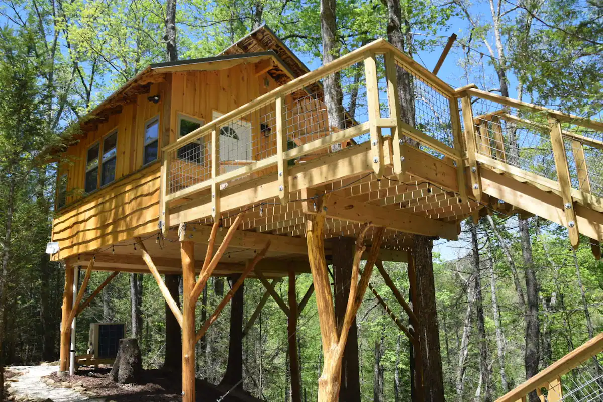 The TreEscape Treehouse - Opulent Nashville Treehouse Airbnb for a Romantic Getaway