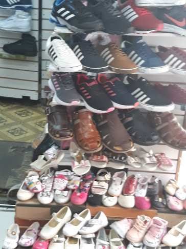 Opiniones de Calzado Local 308 en Quito - Zapatería