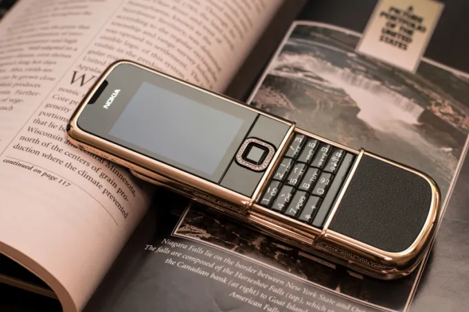 NHỮNG TÍNH NĂNG TRÊN NOKIA 8800 | Hoàng Luxury