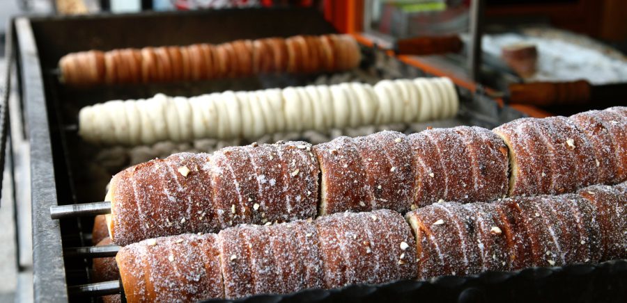 10 Ways To Find The Best Food When Travelling
